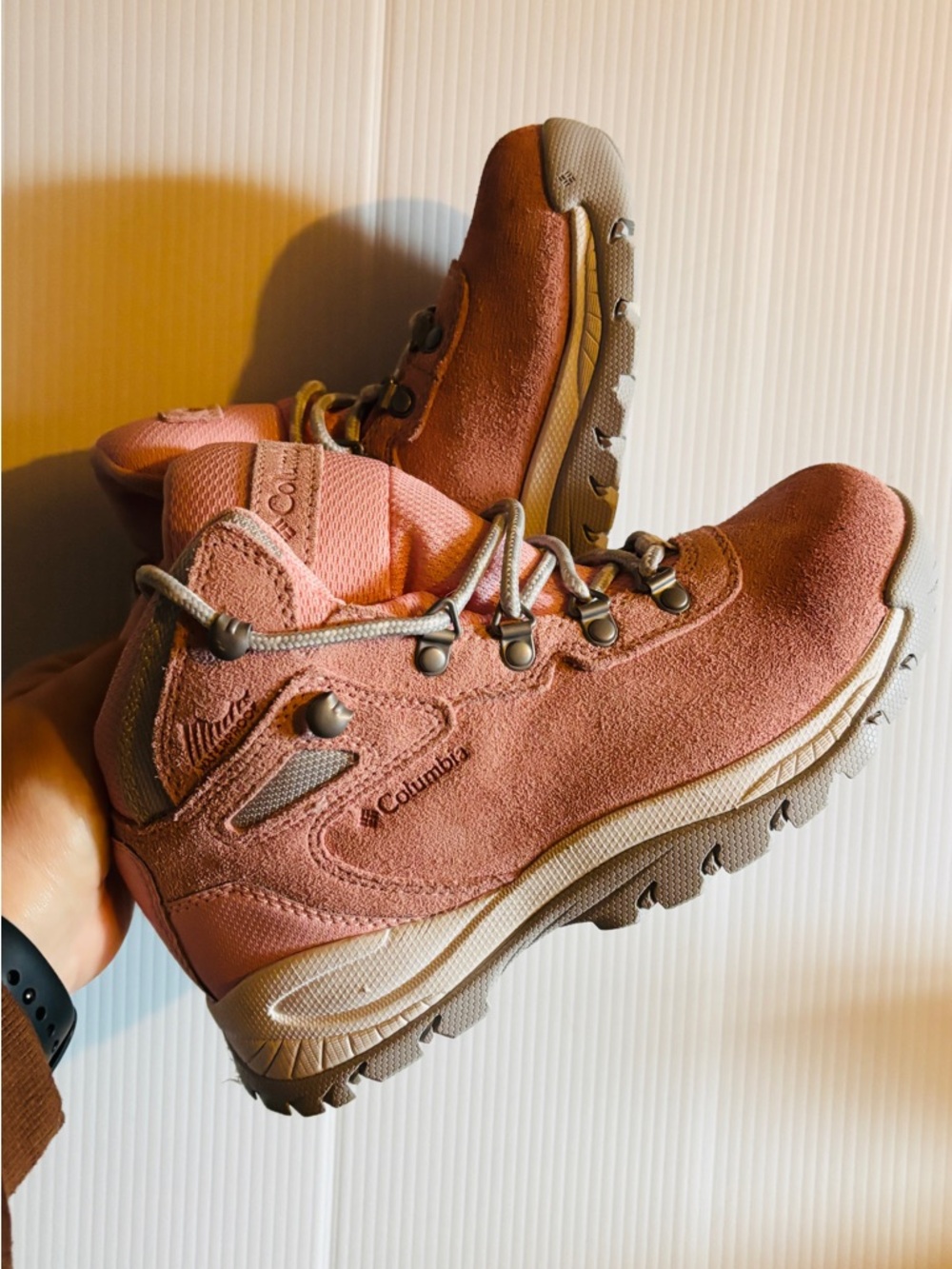 New Columbia Rose-Pink Suede Outdoor hiking Boots size 6 1/2 - Picture 2 of 11